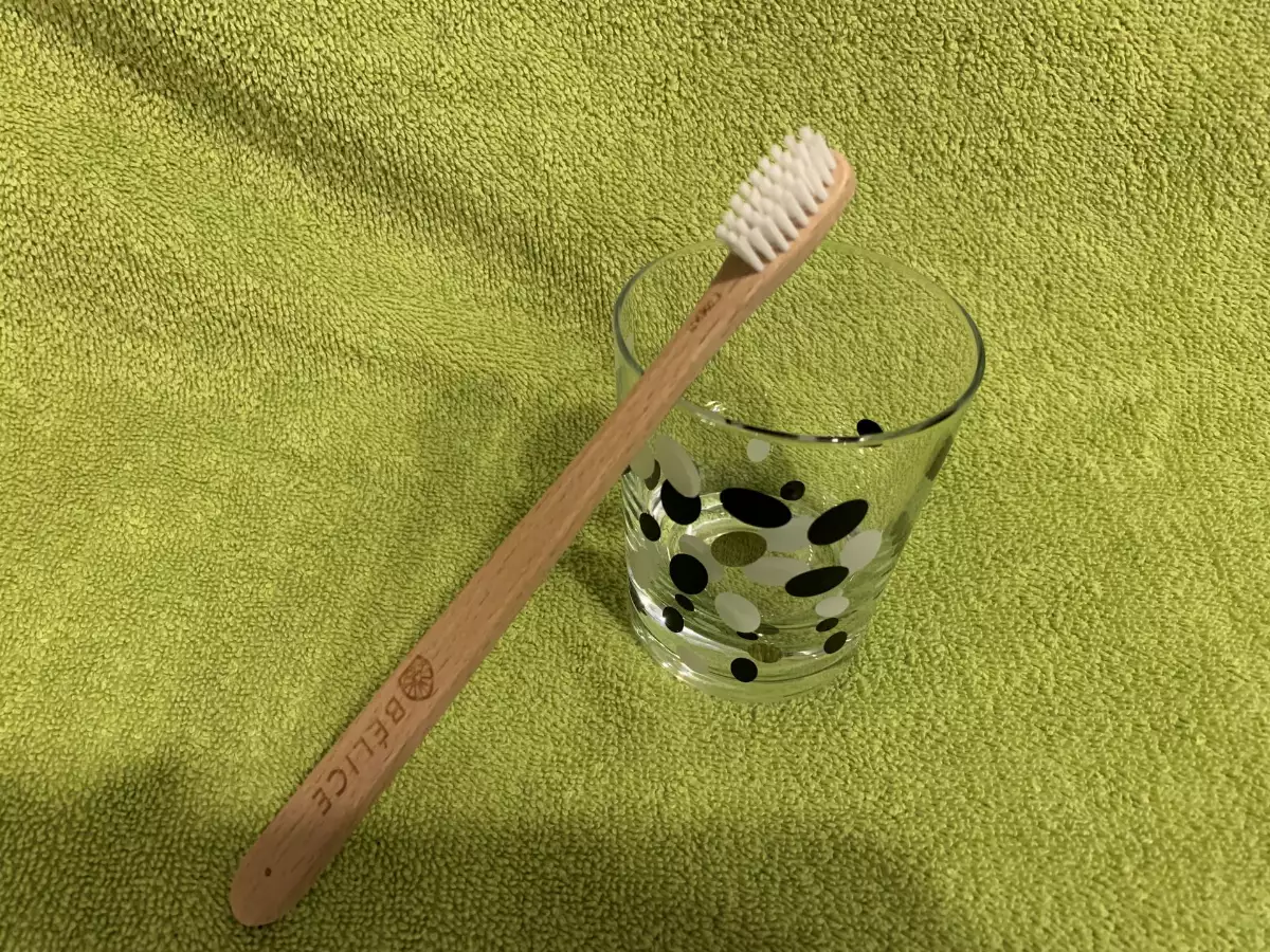 Brosse à dents Médium "La minutieuse"